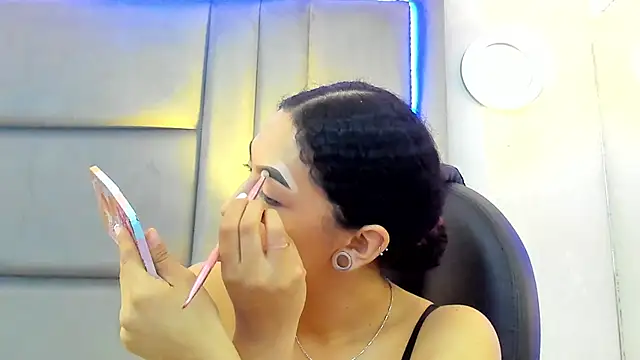 EllaEvanzz online show from 7, 3, 2026