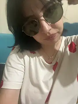 Snapshot of edeece chatting on 23, 3, 2026 edeece online show from 23, 3, 2026