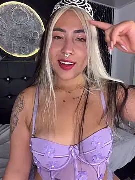 Snapshot of ManuelaVeeleez chatting on 14, 6, 2026 ManuelaVeeleez online show from 14, 6, 2026