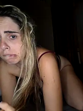 Snapshot of Emilyvuxa chatting on 18, 5, 2026 Emilyvuxa online show from 18, 5, 2026