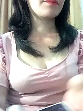 Snapshot of Bondgirl_9 chatting on 2, 4, 2026 Bondgirl 9 online show from 2, 4, 2026