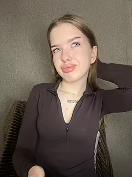 Snapshot of KayShaw chatting on 12, 3, 2026 KayShaw online show from 12, 3, 2026