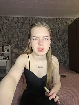 Snapshot of KayShaw chatting on 31, 3, 2026 KayShaw online show from 31, 3, 2026