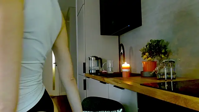 Snapshot of misssweet chatting on 29, 4, 2026 misssweet online show from 29, 4, 2026