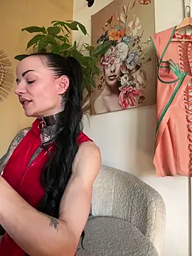 Snapshot of SkinnyLilly chatting on 10, 3, 2026 SkinnyLilly online show from 10, 3, 2026