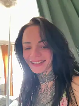 Snapshot of SkinnyLilly chatting on 16, 4, 2026 SkinnyLilly online show from 16, 4, 2026