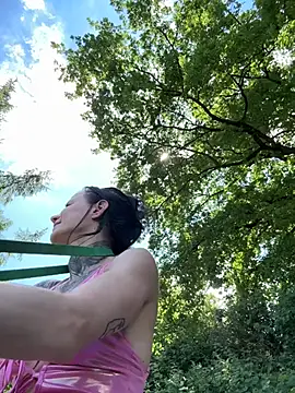 SkinnyLilly online show from 23, 6, 2026
