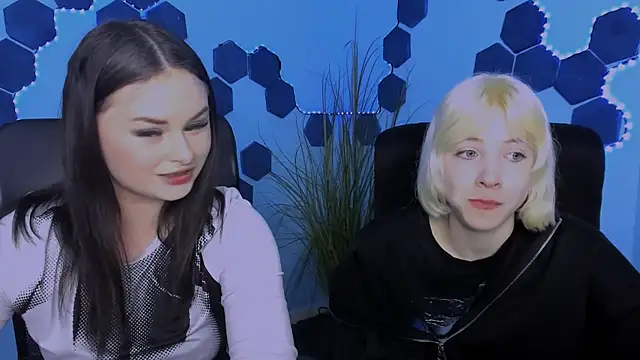 Snapshot of miss_courtney_ chatting on 20, 4, 2026 miss courtney online show from 20, 4, 2026