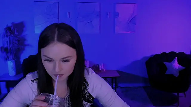 Snapshot of miss_courtney_ chatting on 25, 4, 2026 miss courtney online show from 25, 4, 2026