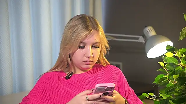 SinaHovey online show from 4, 3, 2026