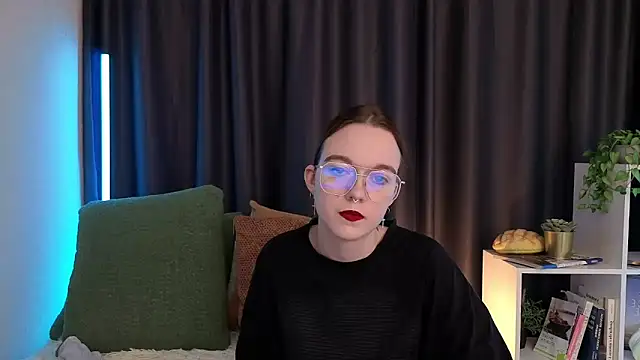 Snapshot of SunyLily chatting on 18, 3, 2026 SunyLily online show from 18, 3, 2026