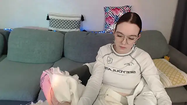 Snapshot of SunyLily chatting on 29, 4, 2026 SunyLily online show from 29, 4, 2026