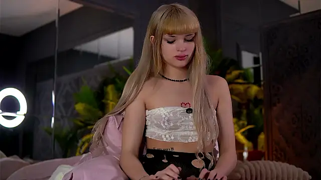 Snapshot of BrattyScarlet chatting on 22, 3, 2026 BrattyScarlet online show from 22, 3, 2026