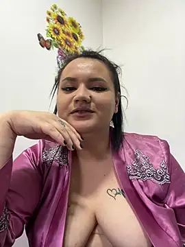 Snapshot of julietalovee chatting on 15, 3, 2026 julietalovee online show from 15, 3, 2026