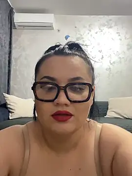 Snapshot of julietalovee chatting on 28, 3, 2026 julietalovee online show from 28, 3, 2026