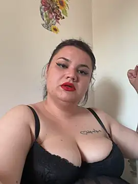 Snapshot of julietalovee chatting on 4, 5, 2026 julietalovee online show from 4, 5, 2026