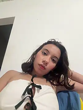 Snapshot of Nicole_Cute04 chatting on 5, 3, 2026 Nicole Cute04 online show from 5, 3, 2026