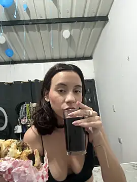 Snapshot of Nicole_Cute04 chatting on 1, 4, 2026 Nicole Cute04 online show from 1, 4, 2026