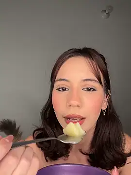 Snapshot of Nicole_Cute04 chatting on 3, 4, 2026 Nicole Cute04 online show from 3, 4, 2026