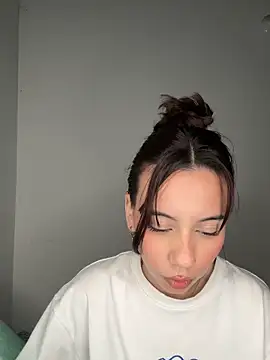 Snapshot of Nicole_Cute04 chatting on 12, 4, 2026 Nicole Cute04 online show from 12, 4, 2026