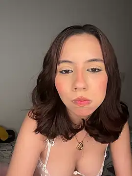 Snapshot of Nicole_Cute04 chatting on 16, 4, 2026 Nicole Cute04 online show from 16, 4, 2026