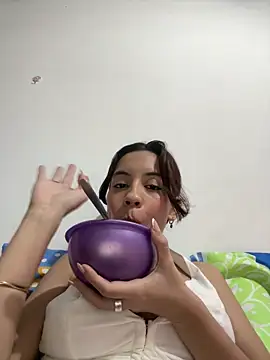 Snapshot of Nicole_Cute04 chatting on 19, 4, 2026 Nicole Cute04 online show from 19, 4, 2026