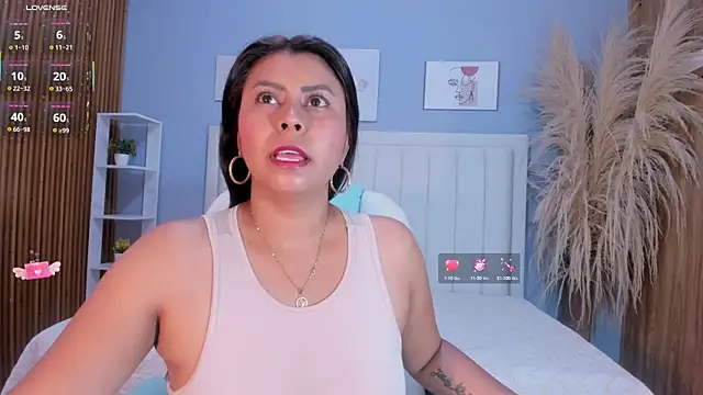 Snapshot of Anthonella_Lux chatting on 22, 4, 2026 Anthonella Lux online show from 22, 4, 2026