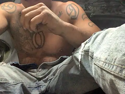 Snapshot of Donkie909 chatting on 4, 4, 2026 Donkie909 online show from 4, 4, 2026