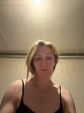 Snapshot of Secret_Ladyx chatting on 28, 3, 2026 Secret Ladyx online show from 28, 3, 2026