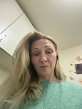 Snapshot of Secret_Ladyx chatting on 22, 4, 2026 Secret Ladyx online show from 22, 4, 2026