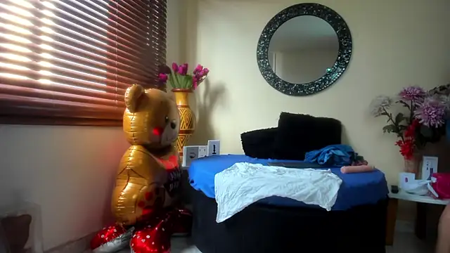 Maye Milf  online show from 31, 3, 2026