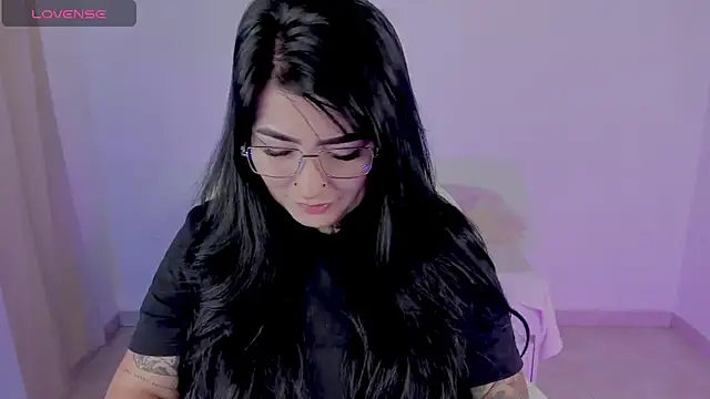 Snapshot of heeyy_kitty chatting on 11, 4, 2026 heeyy kitty online show from 11, 4, 2026
