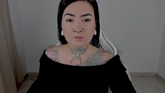 Snapshot of heeyy_kitty chatting on 13, 4, 2026 heeyy kitty online show from 13, 4, 2026