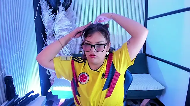 Snapshot of kittyBlossom_1 chatting on 23, 6, 2026 kittyBlossom 1 online show from 23, 6, 2026