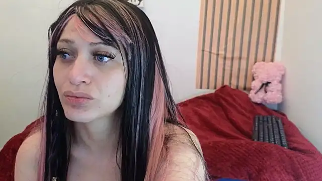 Snapshot of Caroline_hernandes chatting on 8, 4, 2026 Caroline hernandes online show from 8, 4, 2026