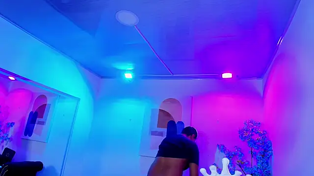 Snapshot of TarlyWho chatting on 16, 4, 2026 TarlyWho online show from 16, 4, 2026