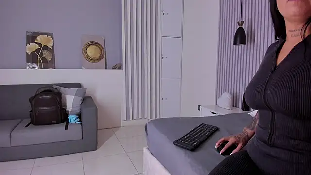 Snapshot of ManuelaMontes_ chatting on 15, 4, 2026 ManuelaMontes online show from 15, 4, 2026