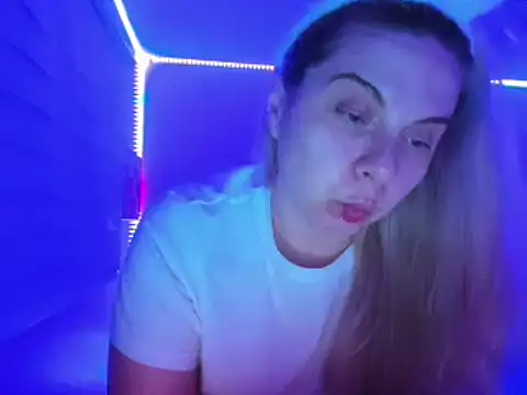 Snapshot of callme_iva chatting on 6, 4, 2026 callme iva online show from 6, 4, 2026