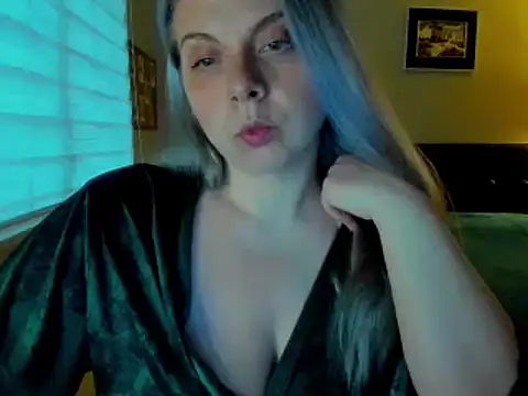 Snapshot of callme_iva chatting on 15, 4, 2026 callme iva online show from 15, 4, 2026