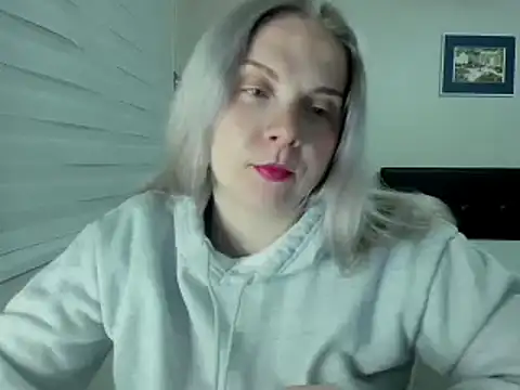 Snapshot of callme_iva chatting on 17, 4, 2026 callme iva online show from 17, 4, 2026