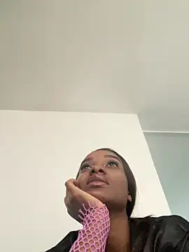 SandyAdaezee online show from 17, 4, 2026