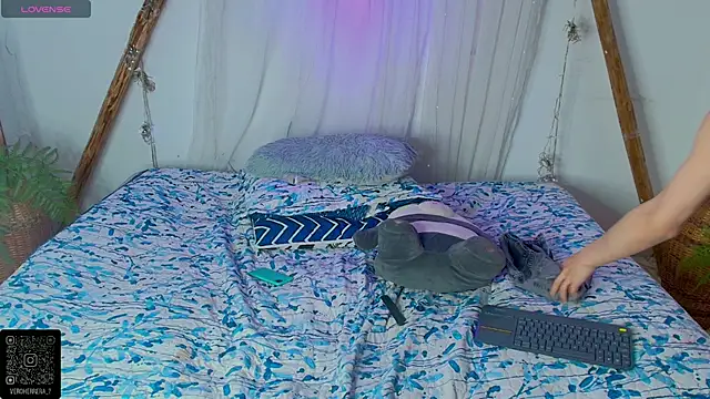 Snapshot of marianafoxx_ chatting on 6, 4, 2026 marianafoxx online show from 6, 4, 2026