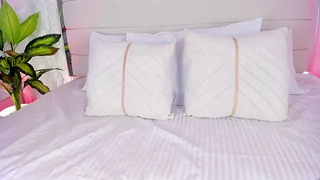 Snapshot of AitanaNoa chatting on 8, 4, 2026 AitanaNoa online show from 8, 4, 2026