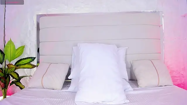 Snapshot of AitanaNoa chatting on 10, 4, 2026 AitanaNoa online show from 10, 4, 2026