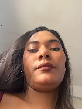 Snapshot of Sweetroseof chatting on 8, 3, 2026 Sweetroseof online show from 8, 3, 2026