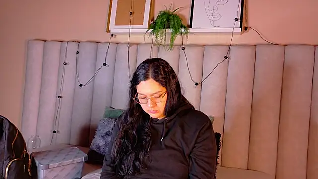 Snapshot of AmatistaSky__ chatting on 4, 6, 2026 AmatistaSky online show from 4, 6, 2026