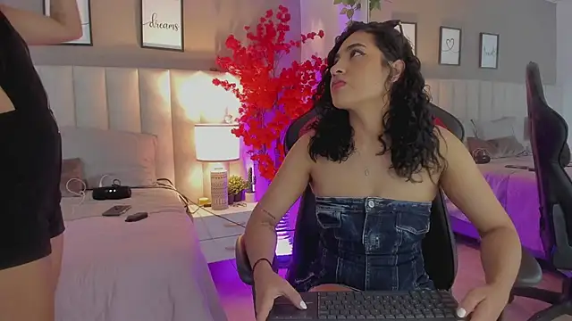 Snapshot of Kiara_Kismet_ chatting on 21, 6, 2026 Kiara Kismet online show from 21, 6, 2026