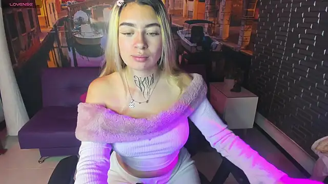 Snapshot of Tamaraa_velez chatting on 16, 3, 2026 Tamaraa velez online show from 16, 3, 2026