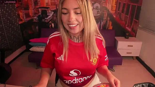 Snapshot of Tamaraa_velez chatting on 13, 4, 2026 Tamaraa velez online show from 13, 4, 2026