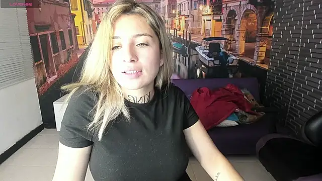 Snapshot of Tamaraa_velez chatting on 17, 4, 2026 Tamaraa velez online show from 17, 4, 2026